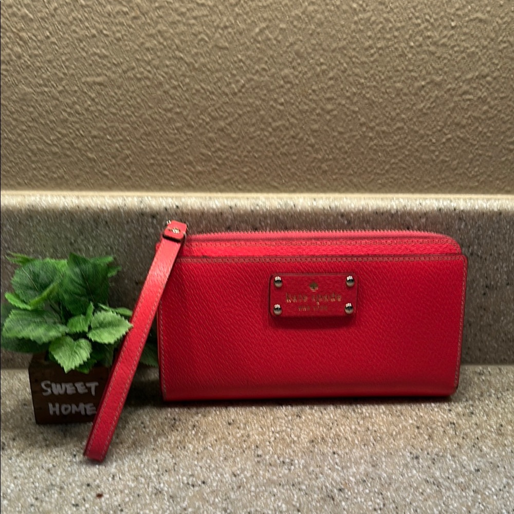 ❤️FINAL PRICE Kate Spade Layton Wellesley Neon Pink Leather Wristlet WLRU1779